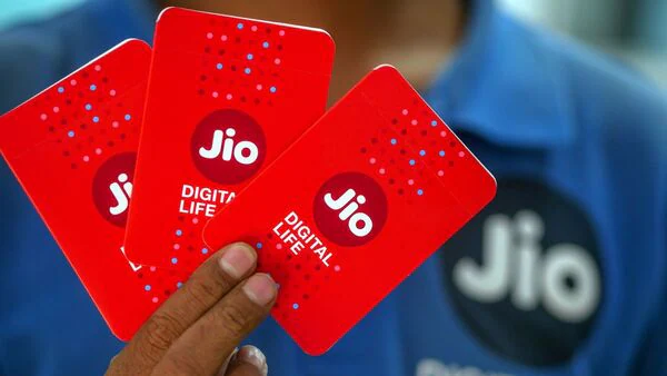 Jio network problem: लाखों यूजर्स परेशान, जानें क्यों ठप हुआ Jio का नेटवर्क!